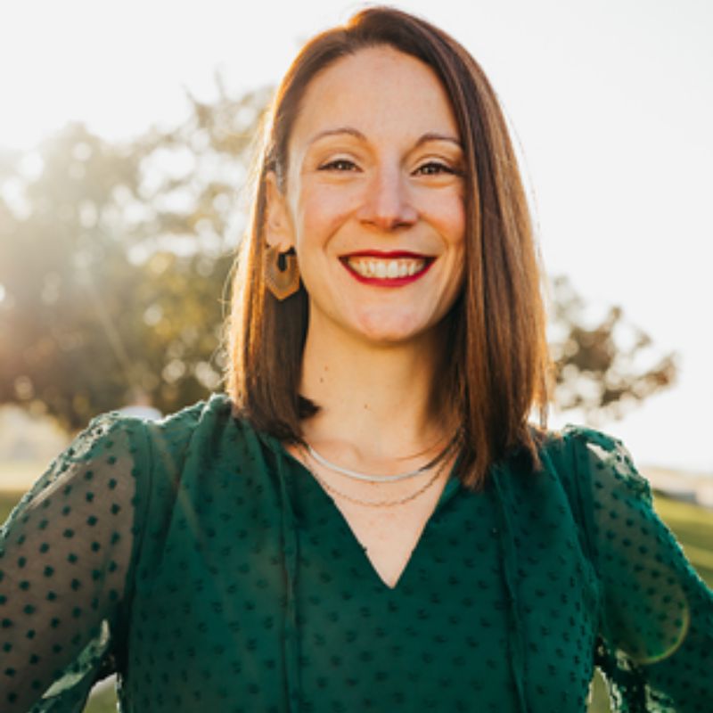 Headshot of Clinical Institute Fellow Holli Ritzenthaler